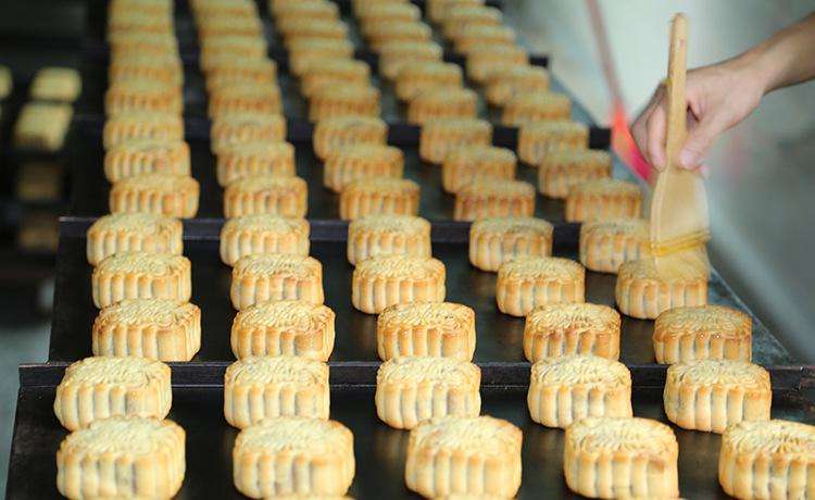 月餅廠地面選自流平地坪漆施工公司合作的原因有哪些？